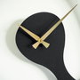 Wallity Amorph Metal Wall Clock - APS104 Negro y Oro